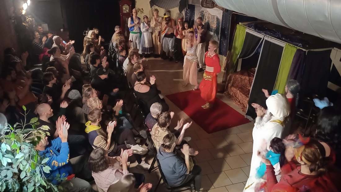 A solo bow in red at the Twisted curtain call